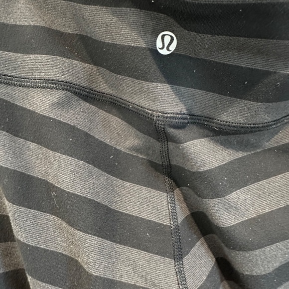 Lululemon wunder unders sz 8 luon - Picture 4 of 6